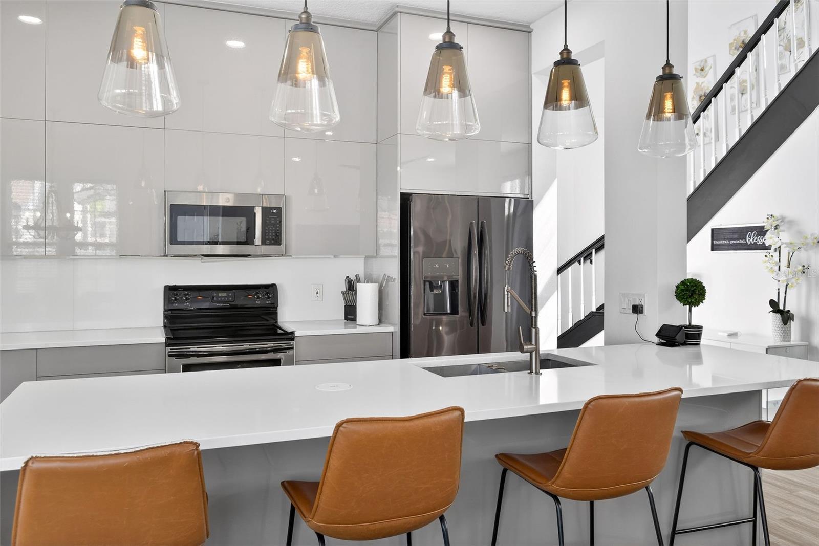 CELEBRATION LAKE EVALYN - Residential