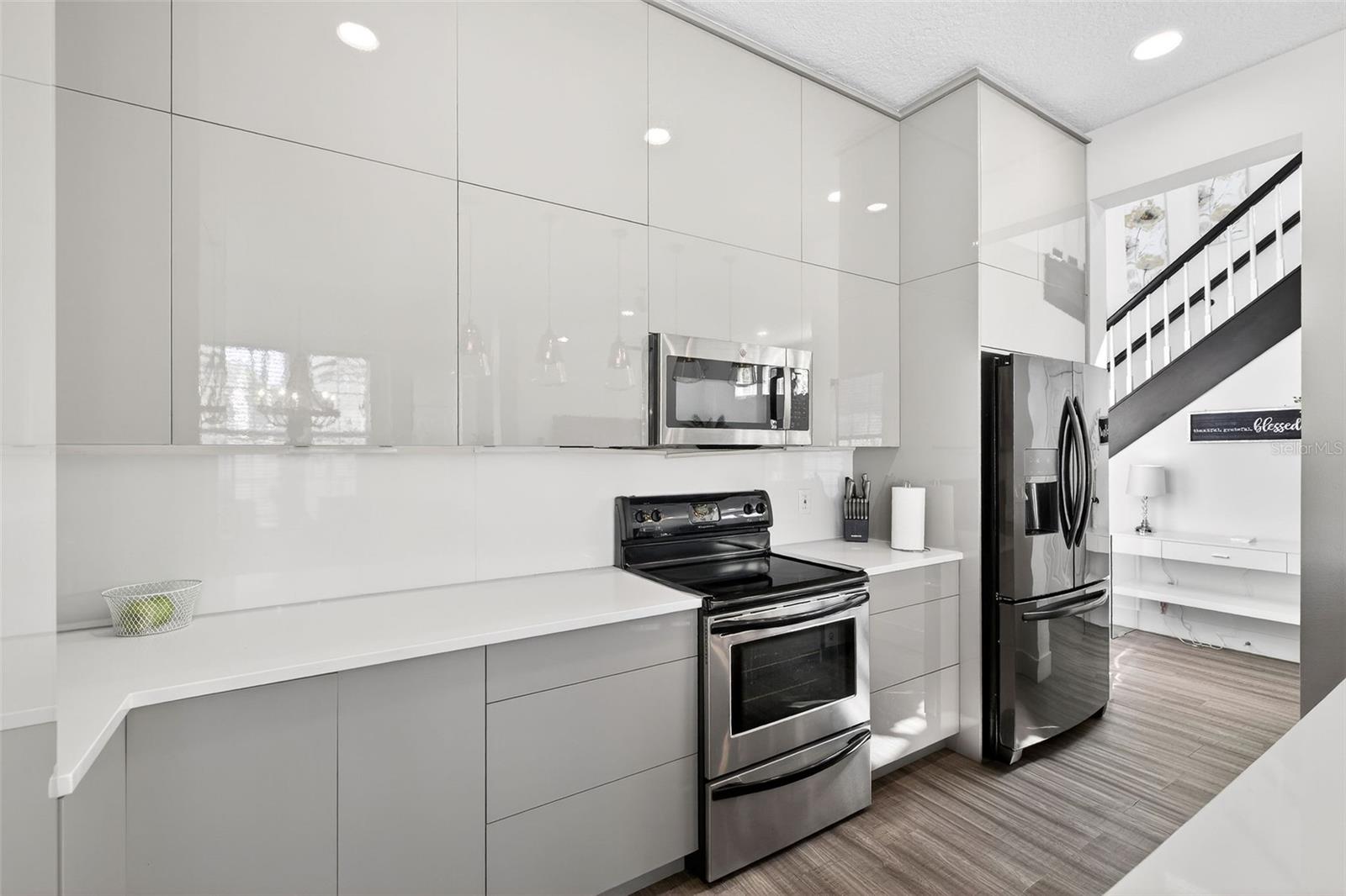 CELEBRATION LAKE EVALYN - Residential