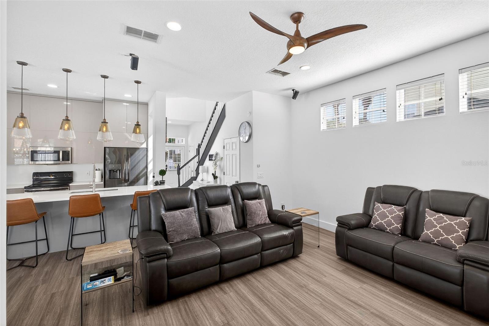 CELEBRATION LAKE EVALYN - Residential