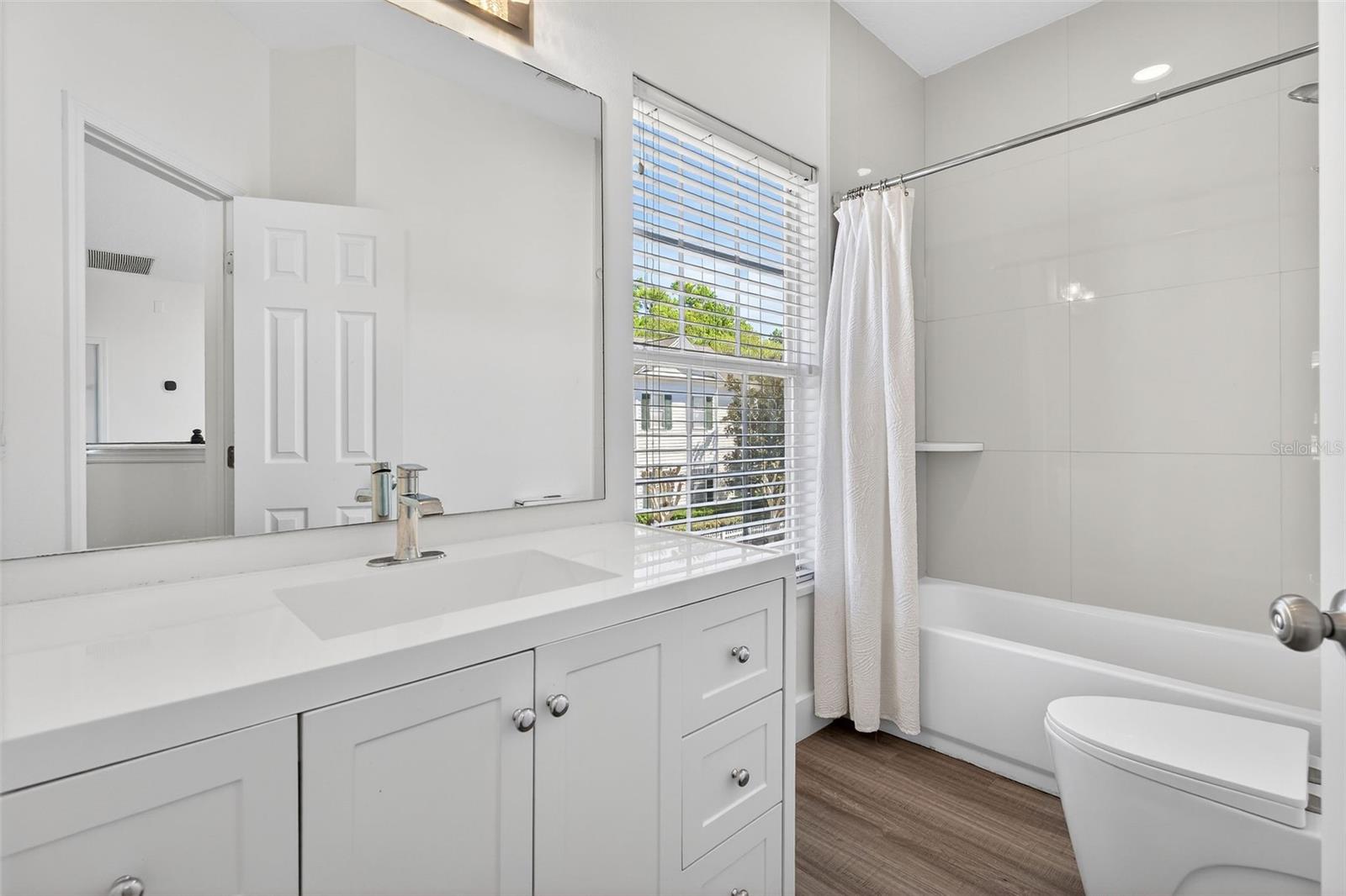 CELEBRATION LAKE EVALYN - Residential