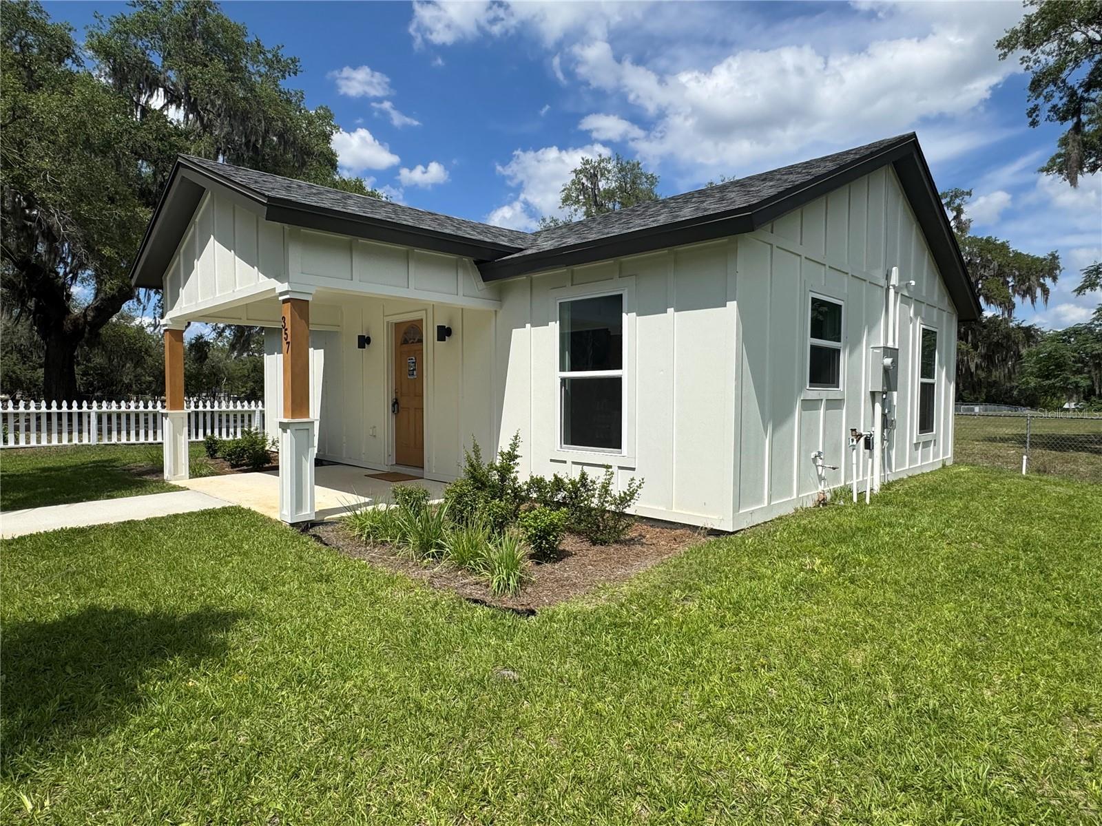 EDGE’S SECOND ADDITION TO GROVELAND - Residential