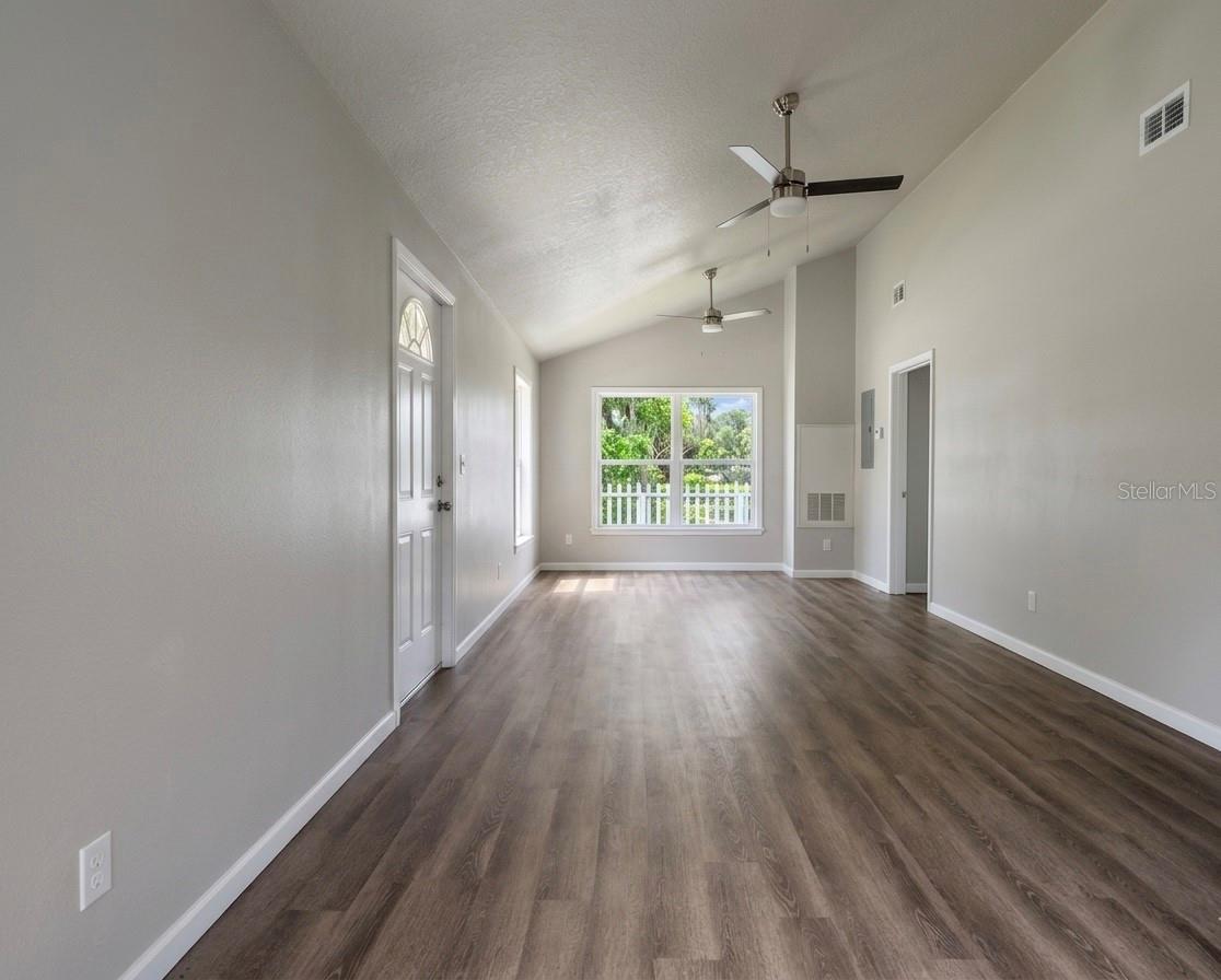 EDGE’S SECOND ADDITION TO GROVELAND - Residential