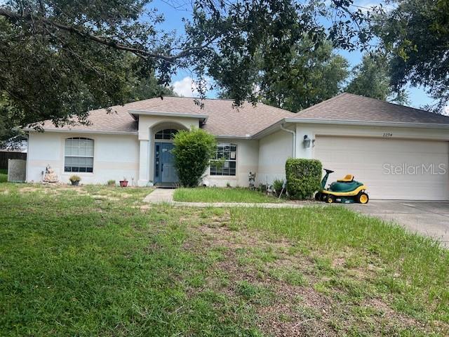 LAKE POINTE AT THE SUMMIT 3BR/2BA Block home with vaulted ceiling. Open floorplan with eat-in-kitchen and center island.