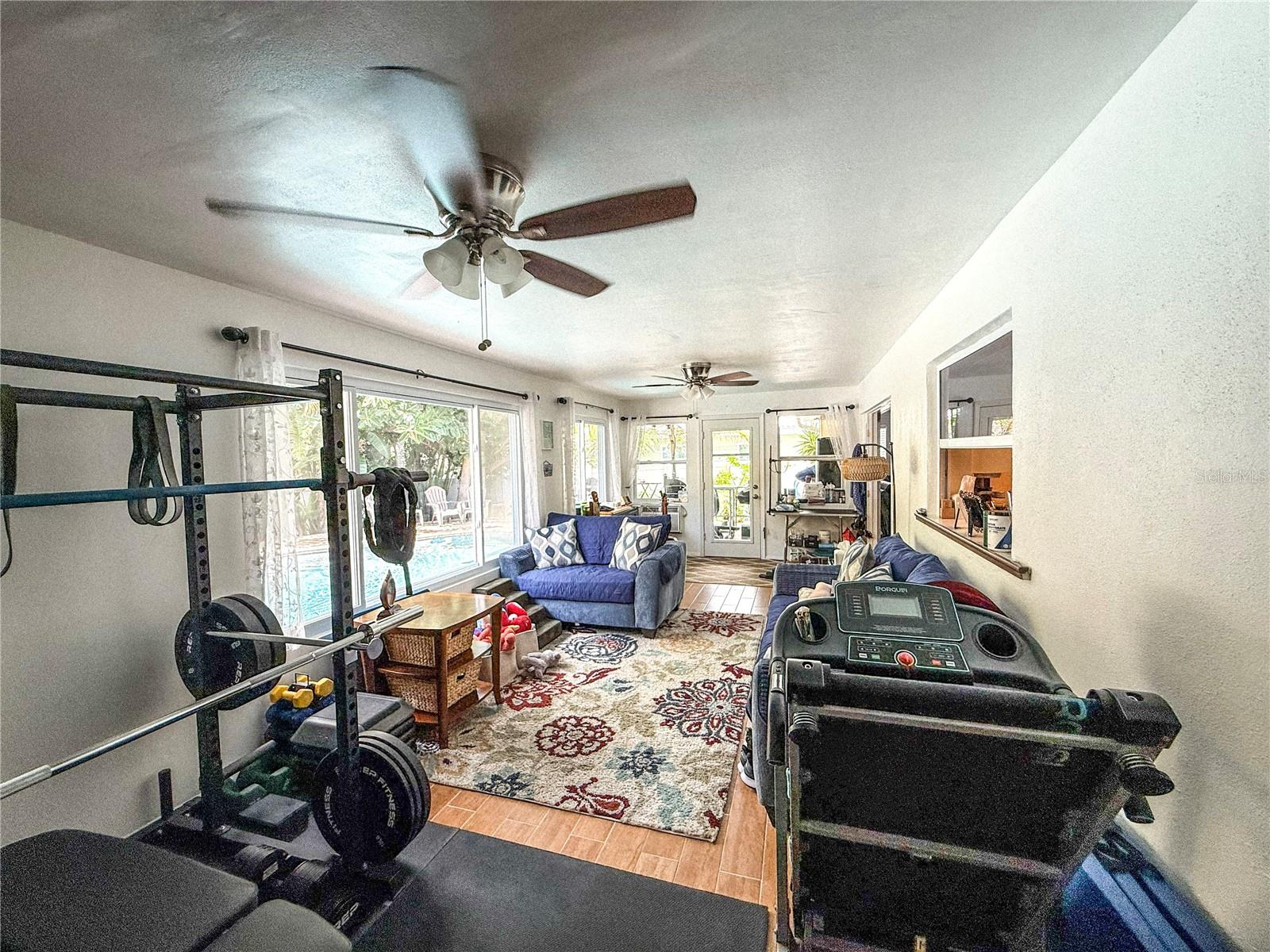 IMPERIAL PARK - Residential