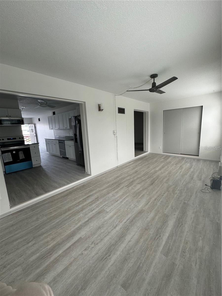 2072 AUSTRALIA WAY W 48
