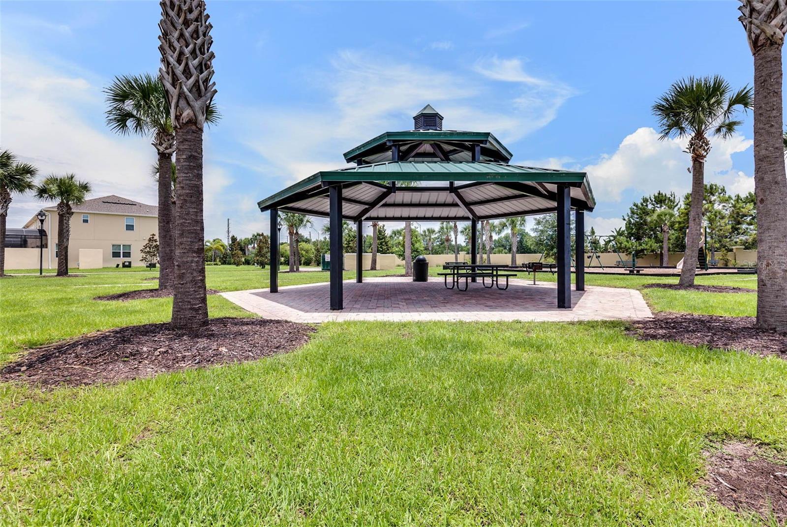 COMPASS BAY - Residential