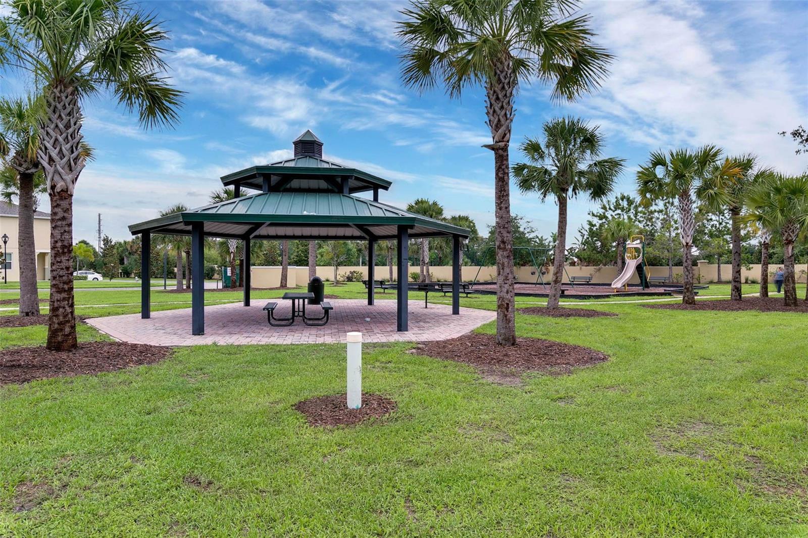 COMPASS BAY - Residential