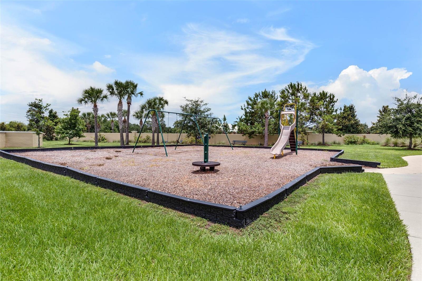 COMPASS BAY - Residential