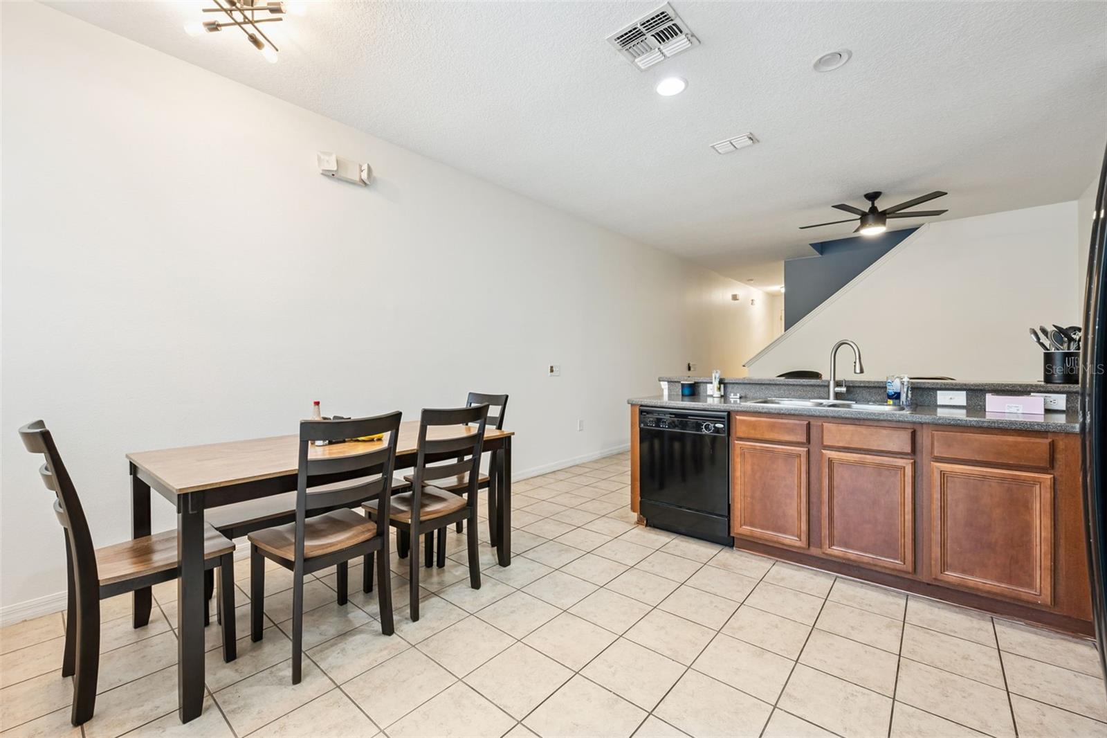 COMPASS BAY - Residential