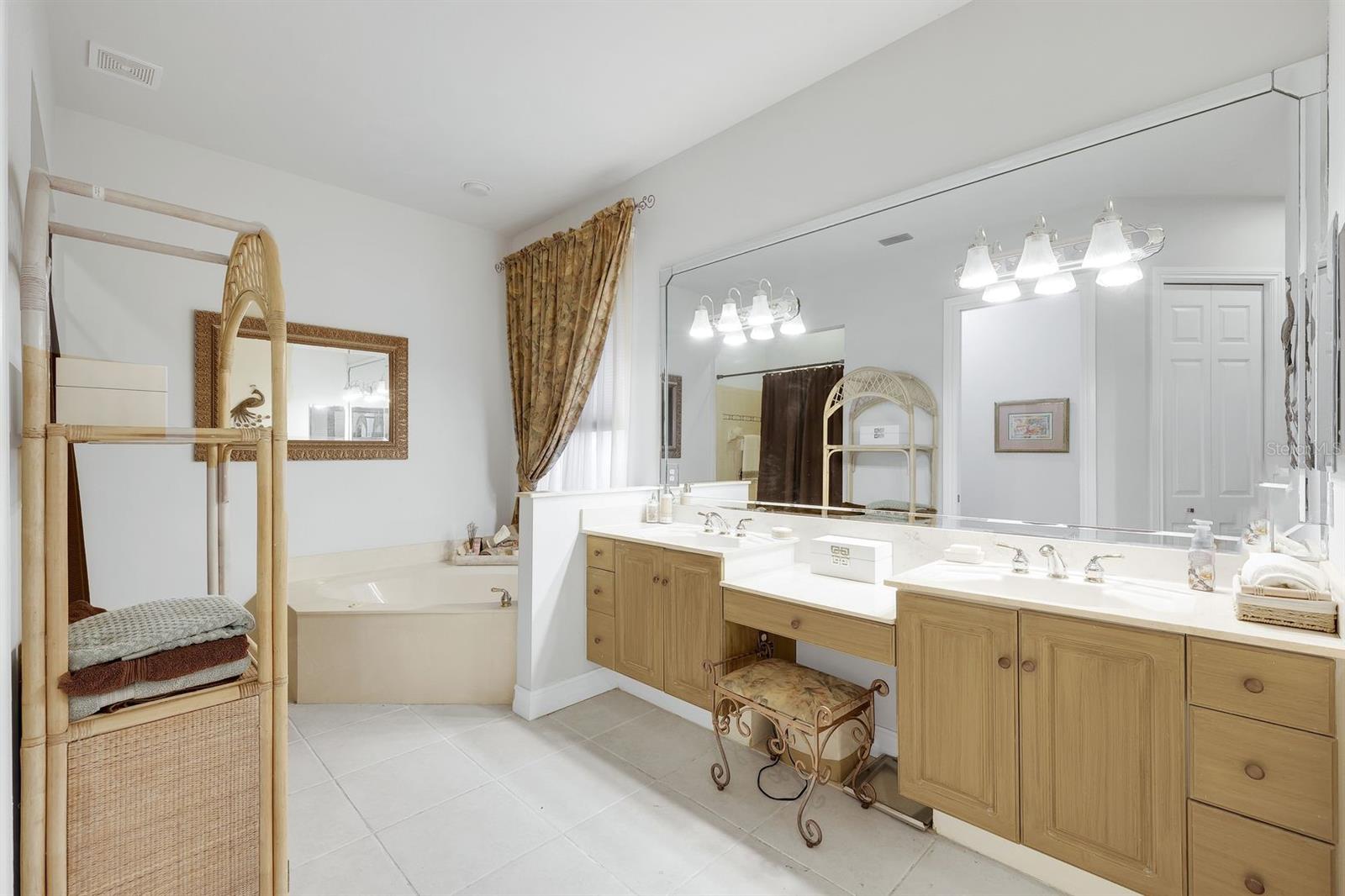 GOLDEN GATE ESTATE UNIT 1 - Residential