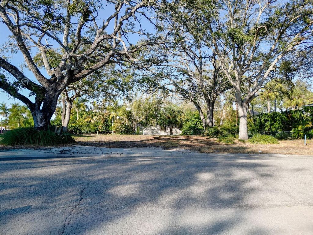 Photo of 4915 W Melrose Avenue, Tampa, FL 33629 (MLS # TB8472301)