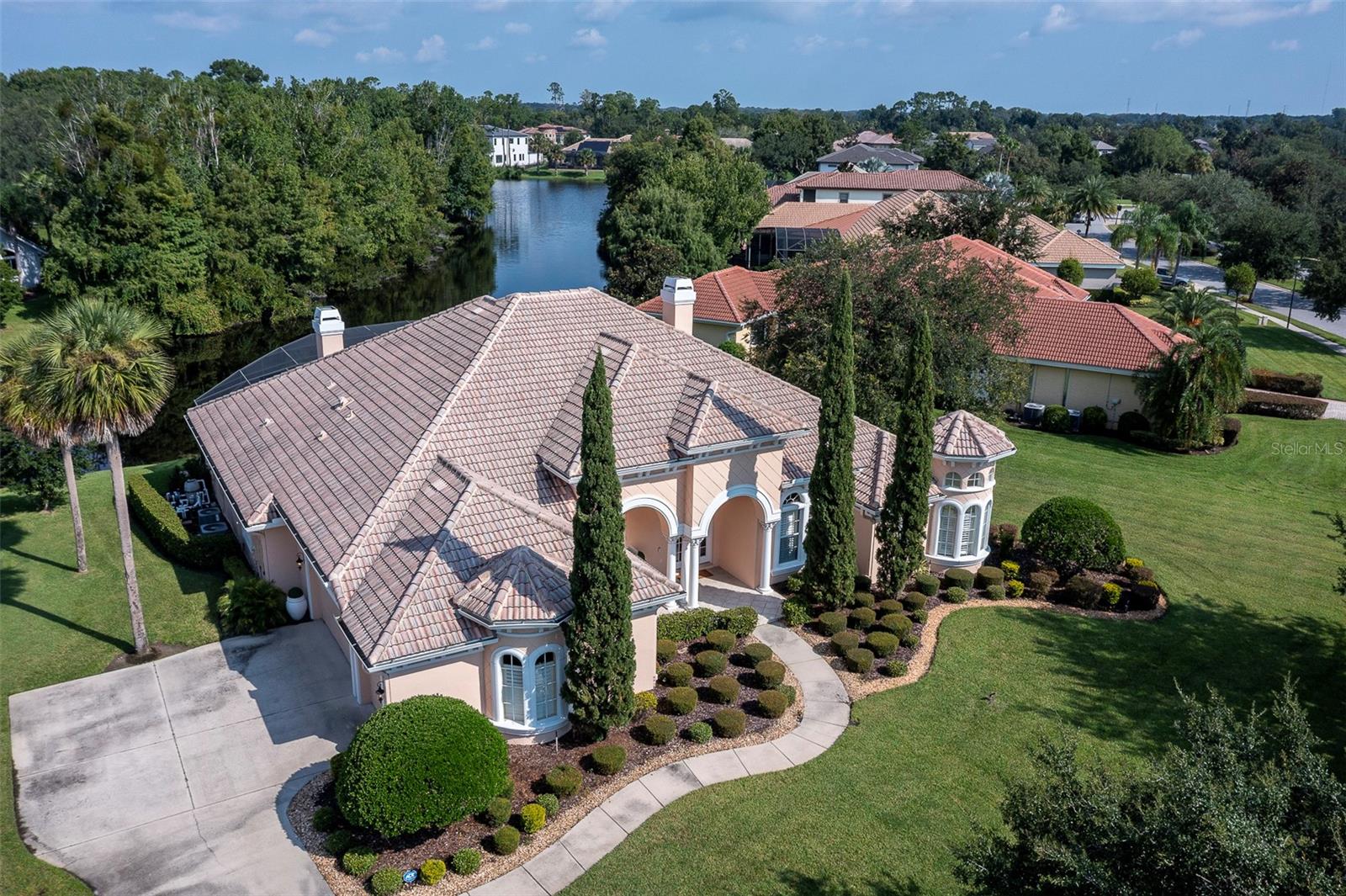5212 SHORELINE CIRCLE