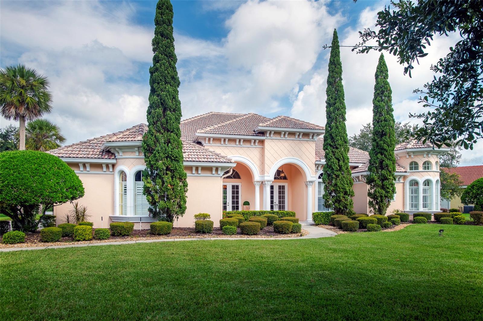 5212 SHORELINE CIRCLE