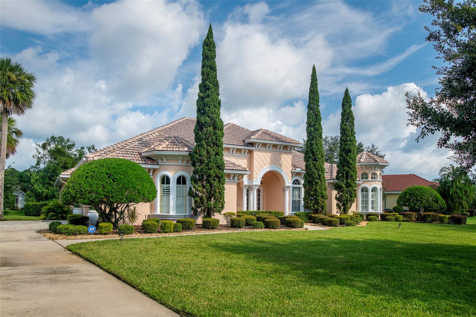 5212 SHORELINE CIRCLE