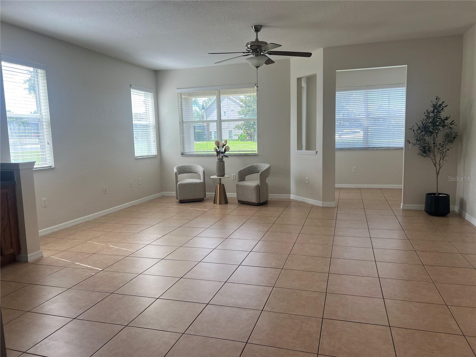 PRAIRIE LAKE RESERVE A B B2 E G - Residential Lease