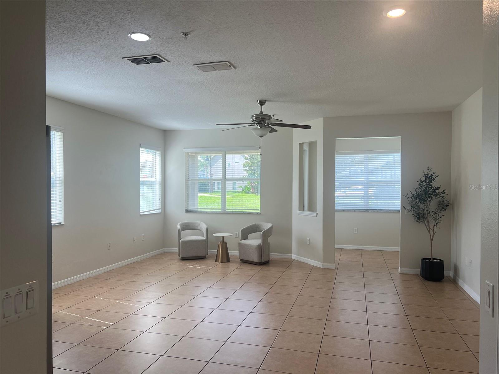 PRAIRIE LAKE RESERVE A B B2 E G - Residential Lease