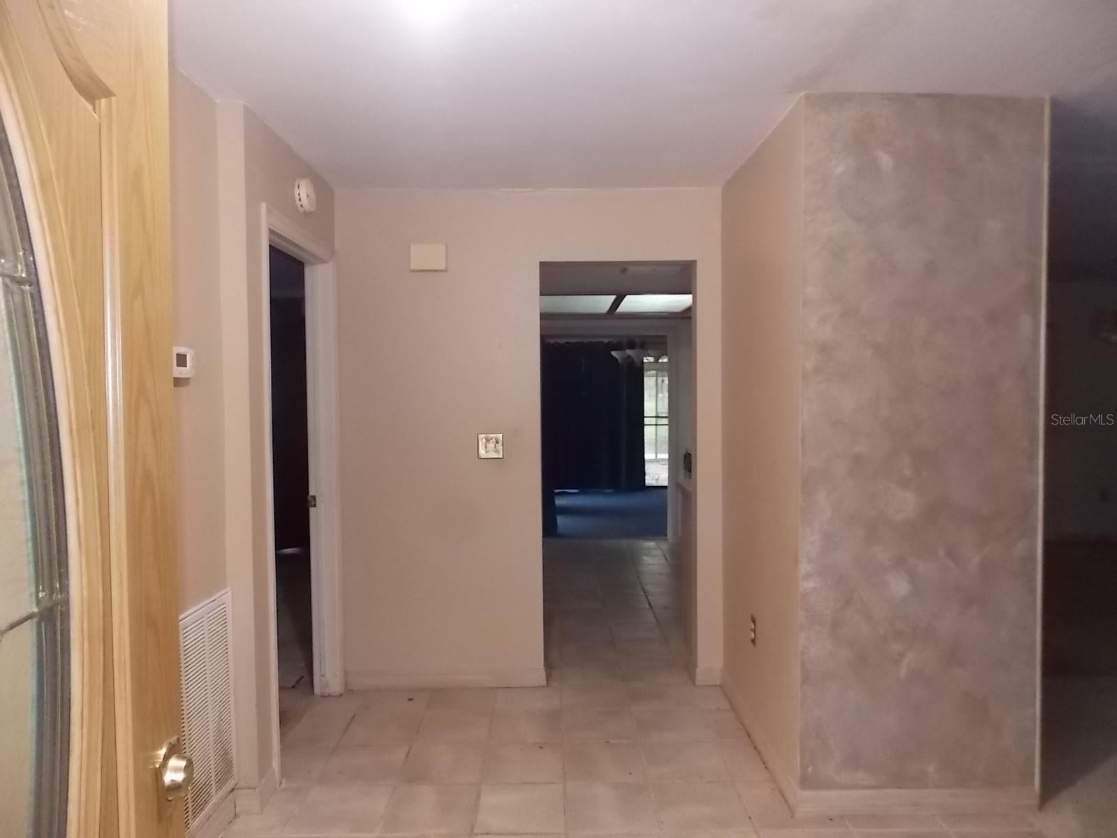 2118 LAREDO AVENUE