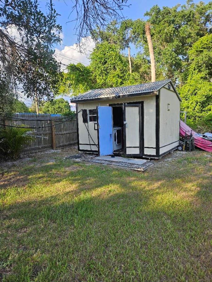 Photo 5 of 14 of 8802 W MILLPOINT ROAD mobile home