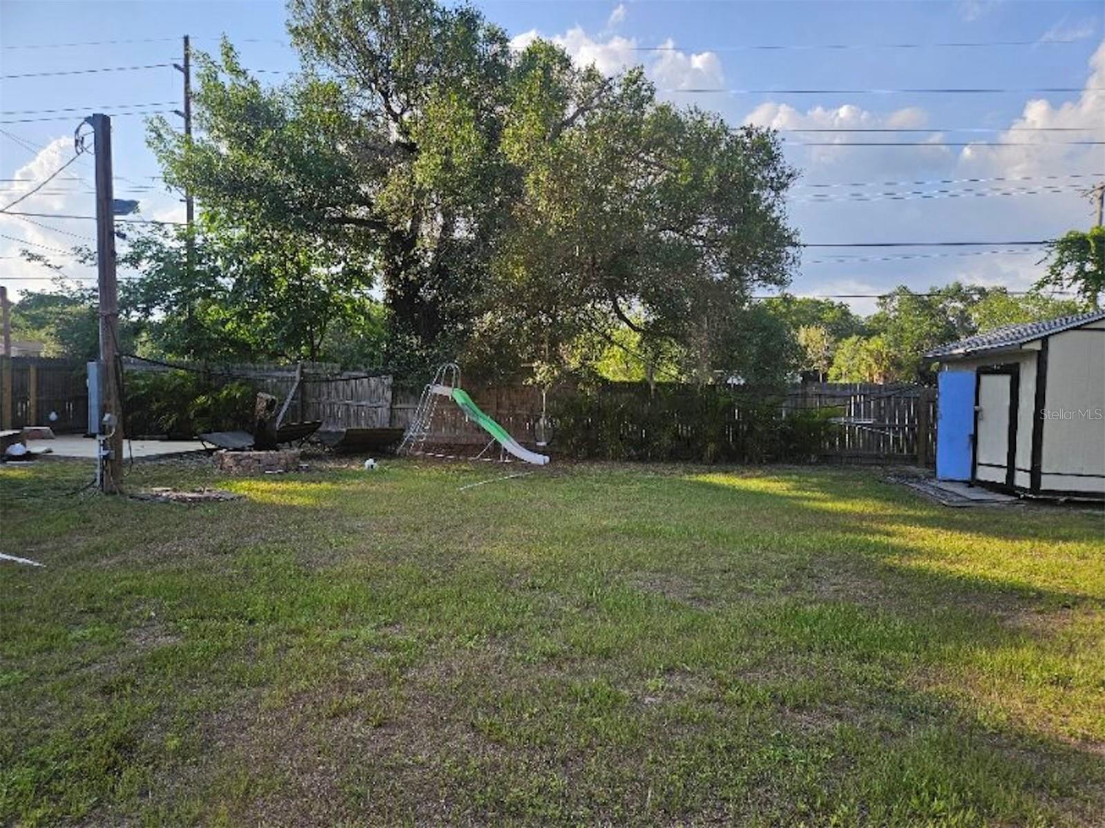 Photo 2 of 14 of 8802 W MILLPOINT ROAD mobile home