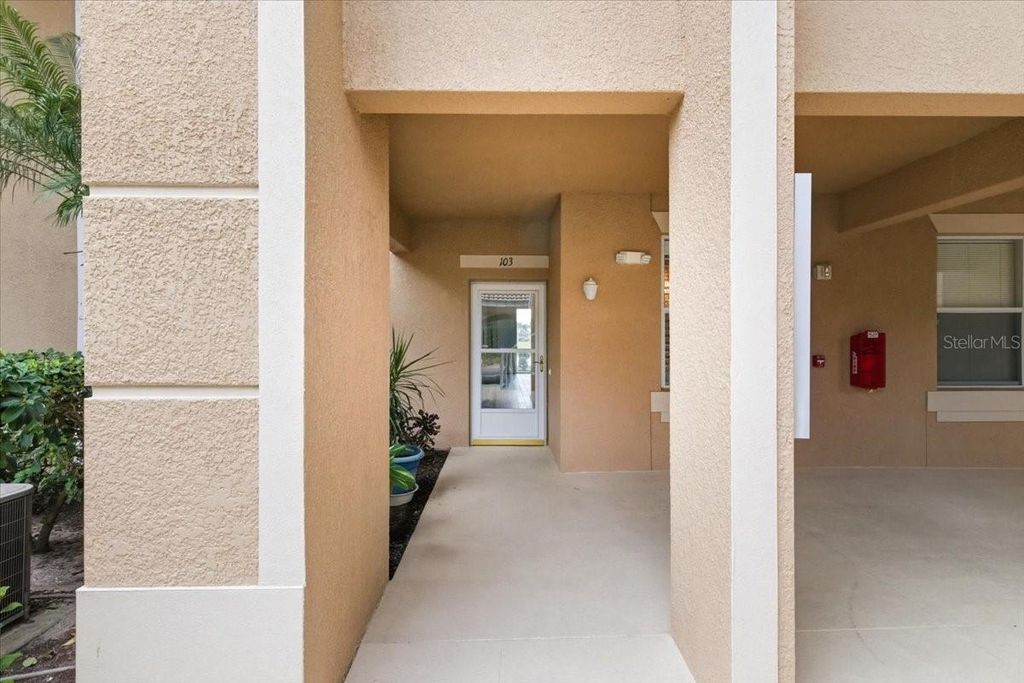 Photo of 923 Fairwaycove Lane #103, Bradenton, FL 34212 (MLS # A4683706)