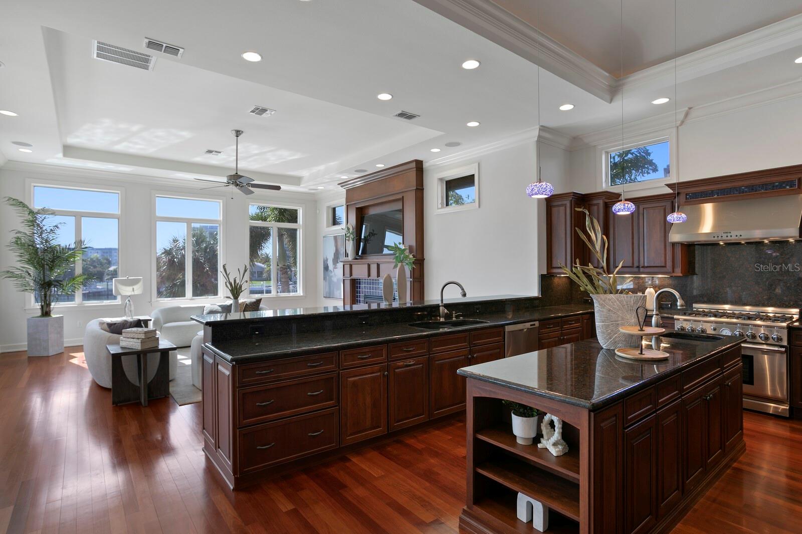 SOUTH CSWY ISLE YACHT CLUB 5TH ADD - Residential