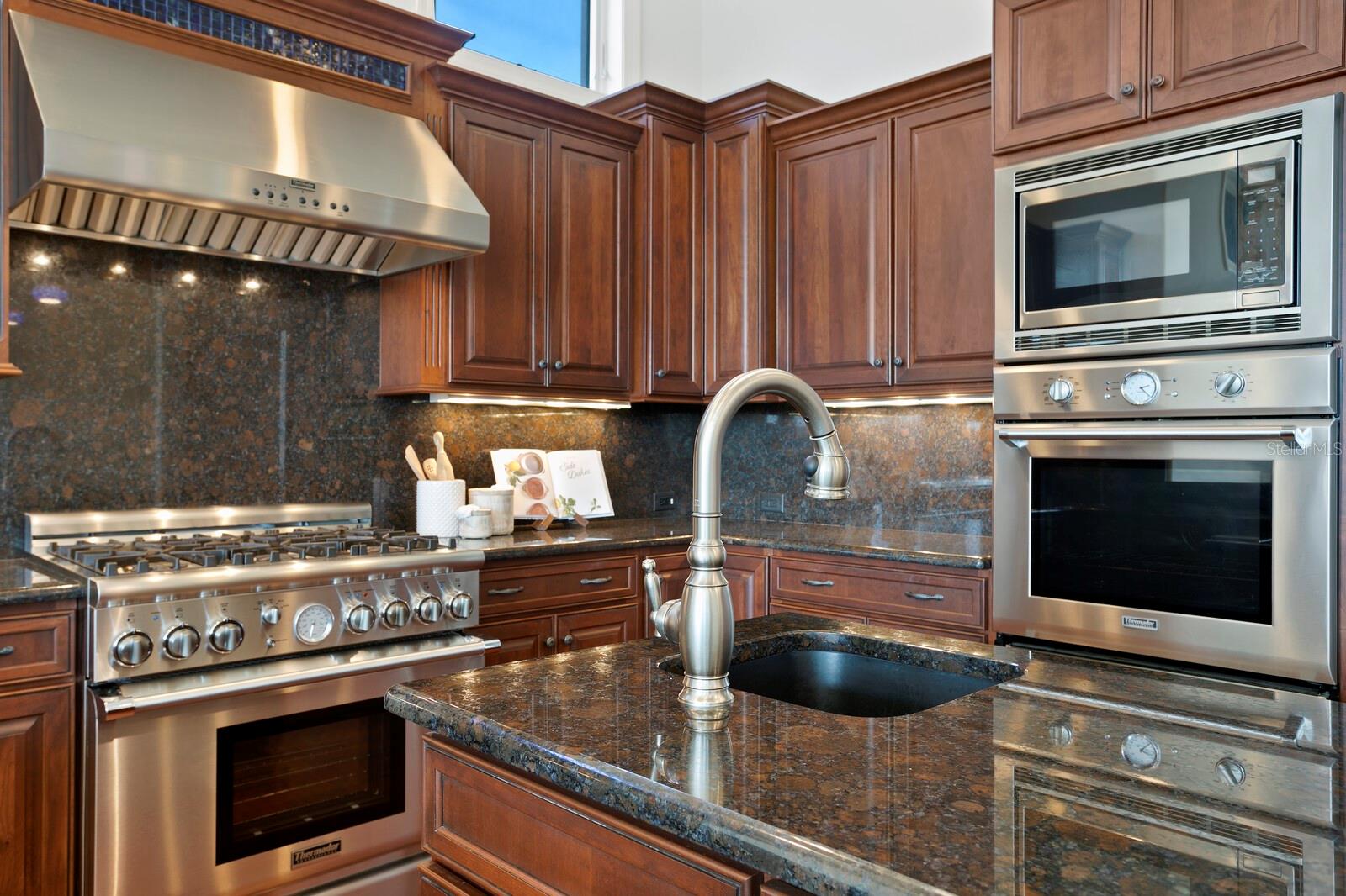 SOUTH CSWY ISLE YACHT CLUB 5TH ADD - Residential