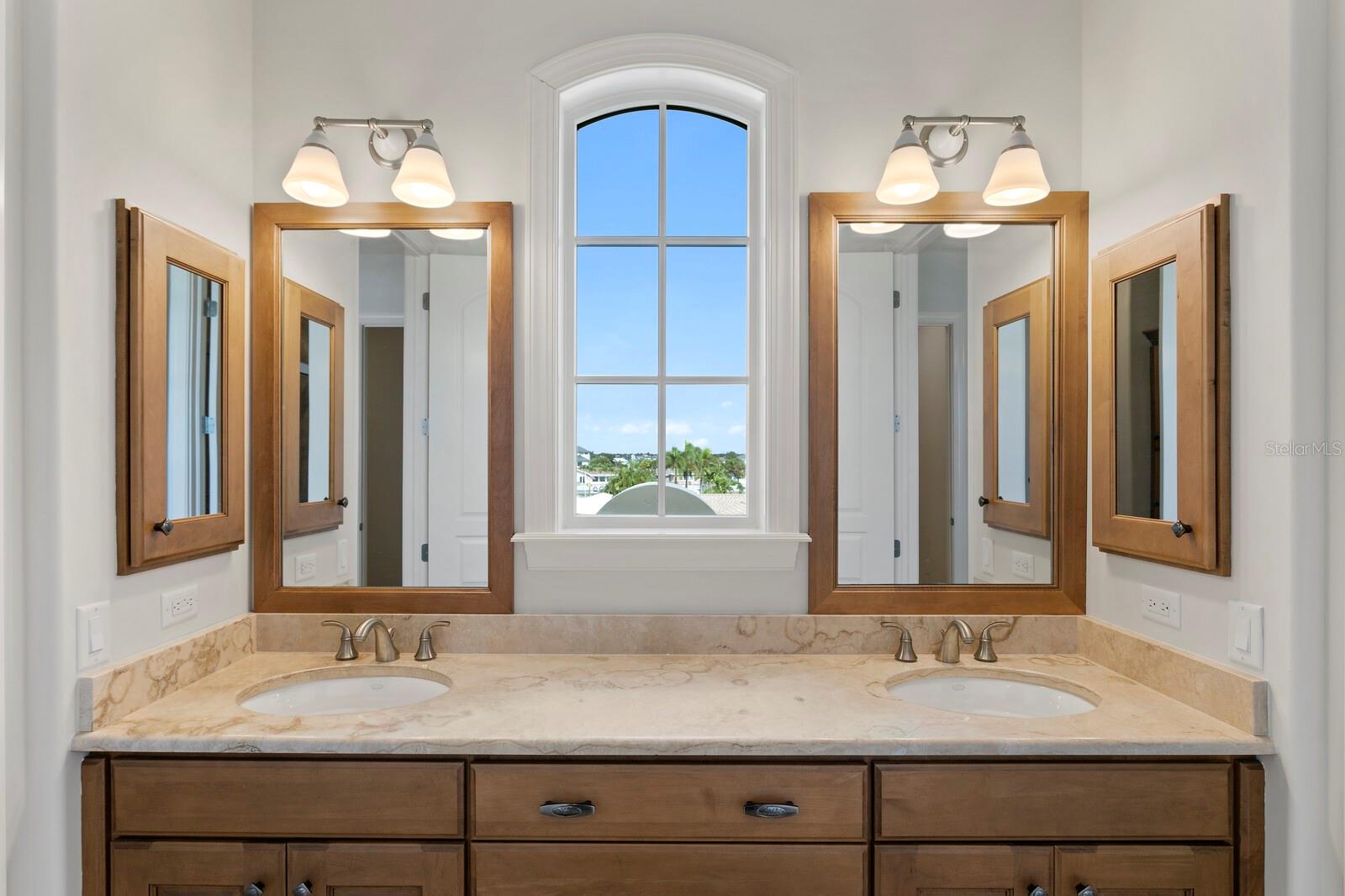 SOUTH CSWY ISLE YACHT CLUB 5TH ADD - Residential