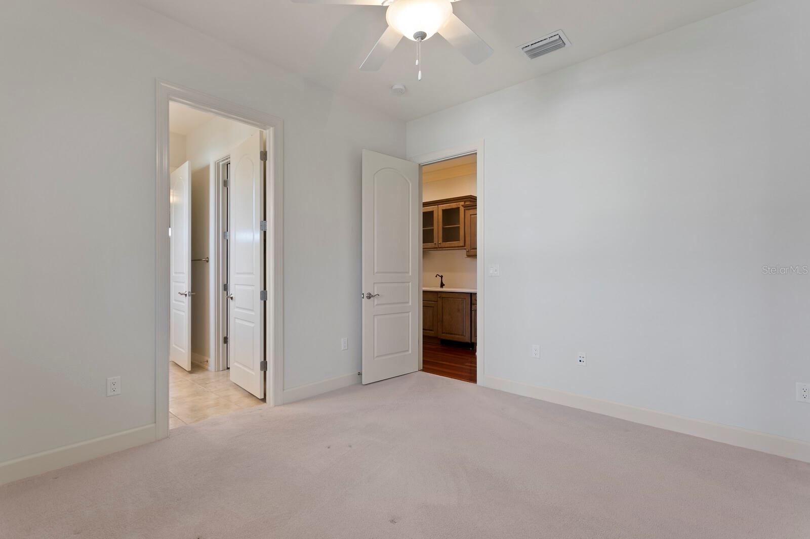 SOUTH CSWY ISLE YACHT CLUB 5TH ADD - Residential