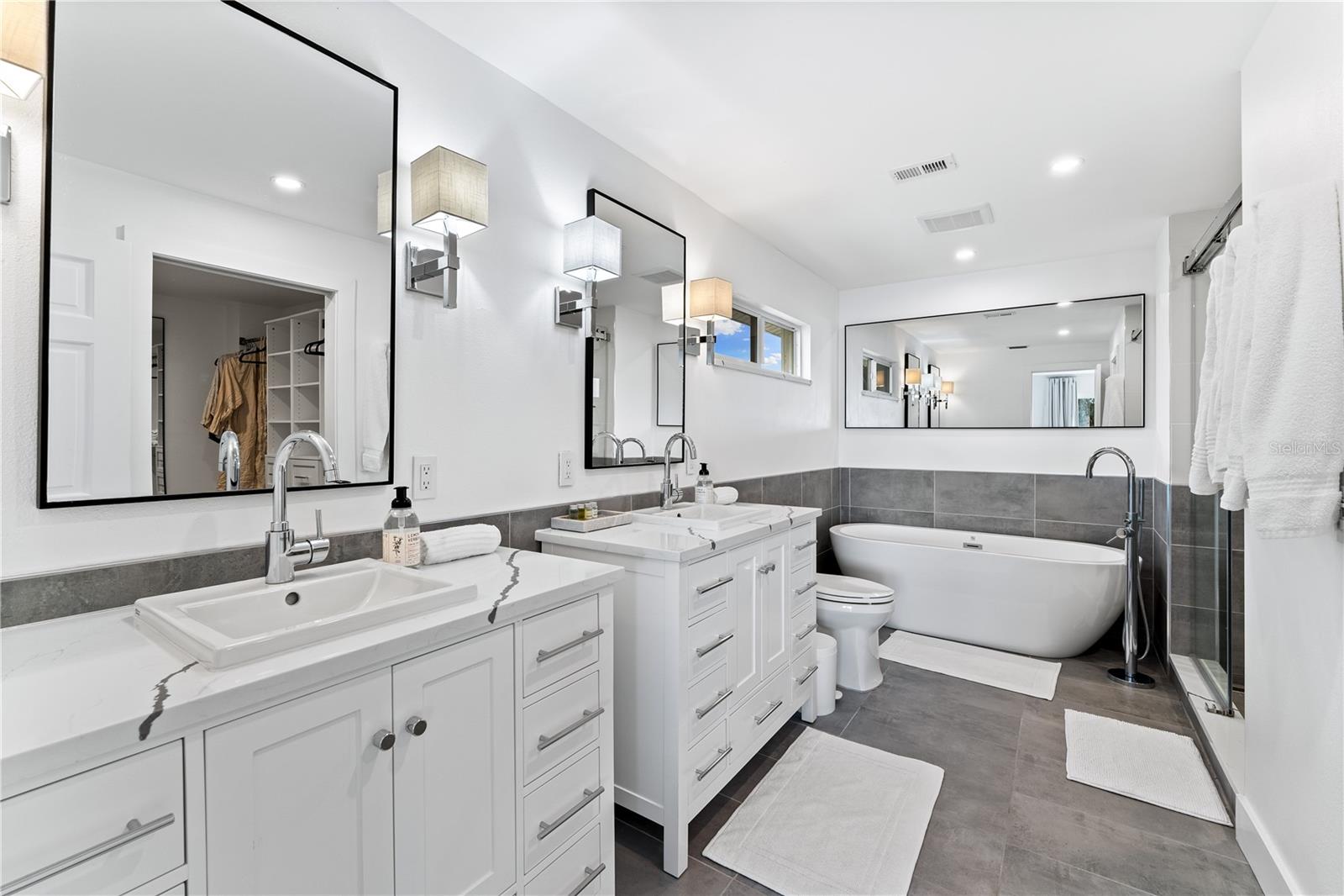 CONQUISTADOR BAYSIDE - Residential