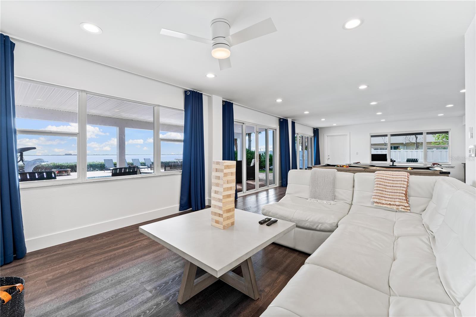 CONQUISTADOR BAYSIDE - Residential