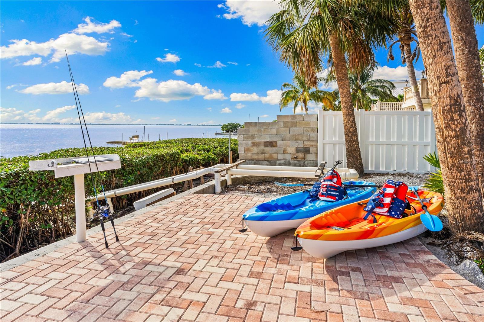 CONQUISTADOR BAYSIDE - Residential