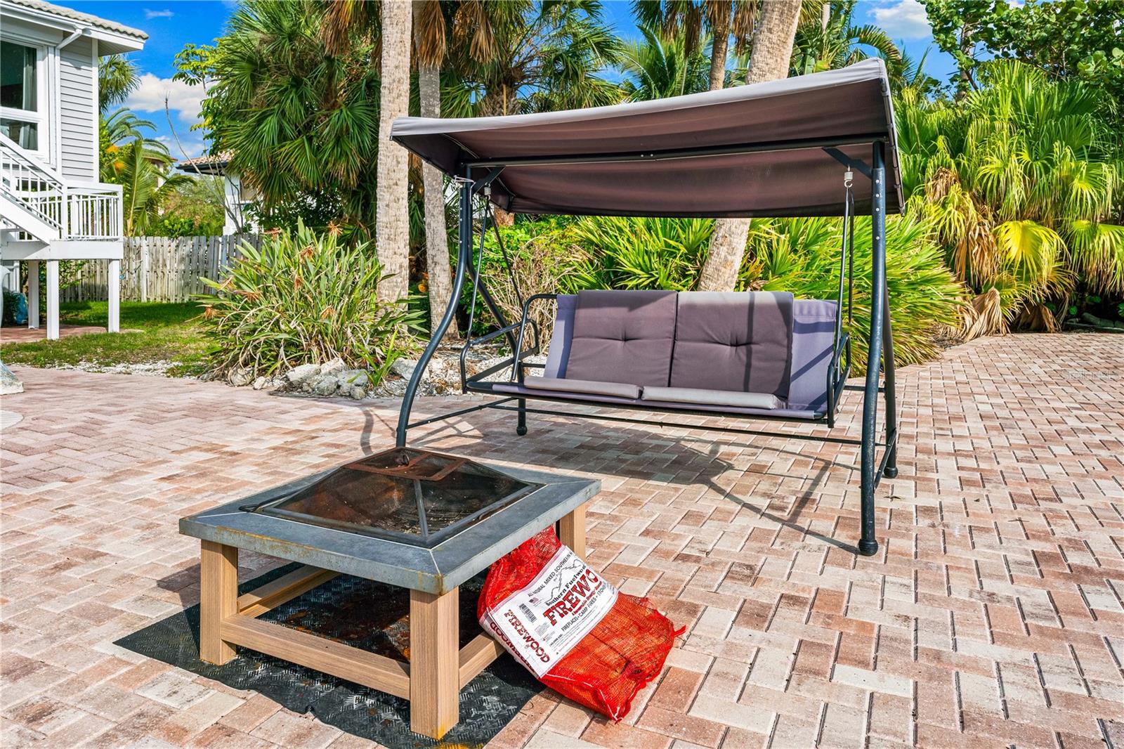 CONQUISTADOR BAYSIDE - Residential