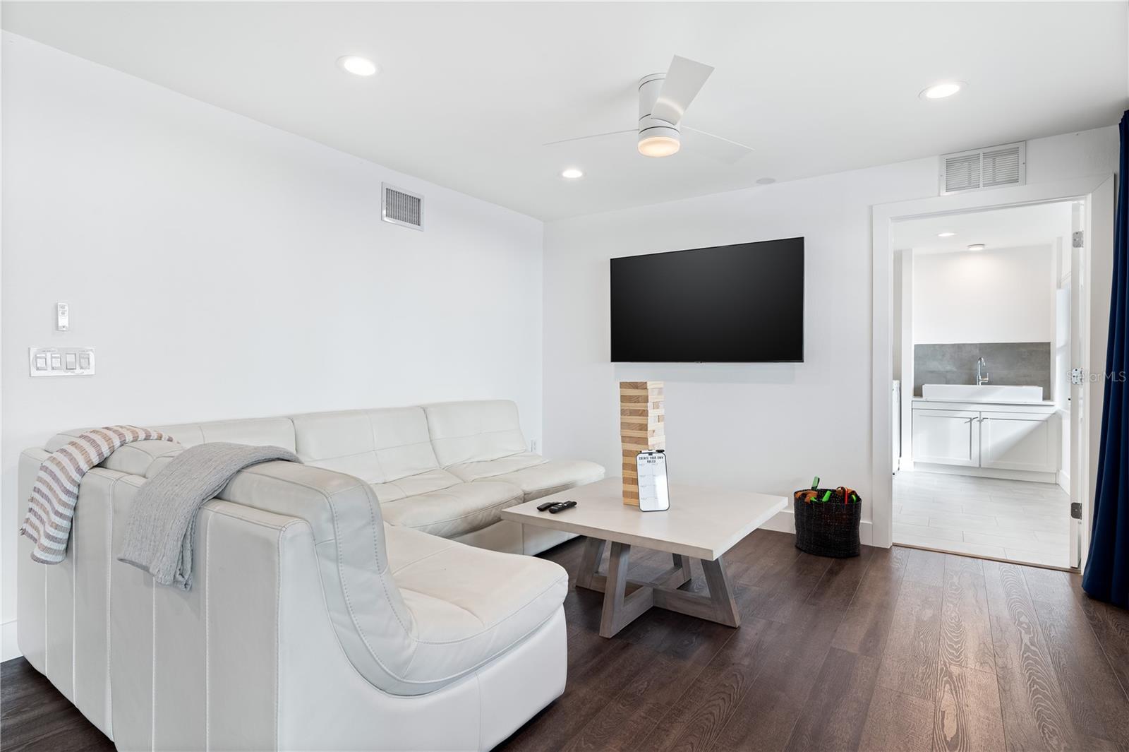 CONQUISTADOR BAYSIDE - Residential