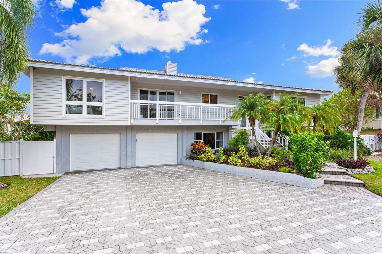 CONQUISTADOR BAYSIDE - Residential