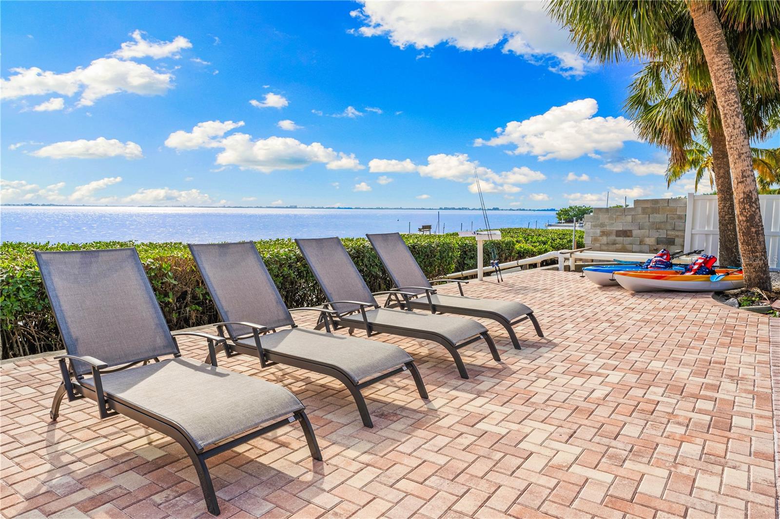 CONQUISTADOR BAYSIDE - Residential