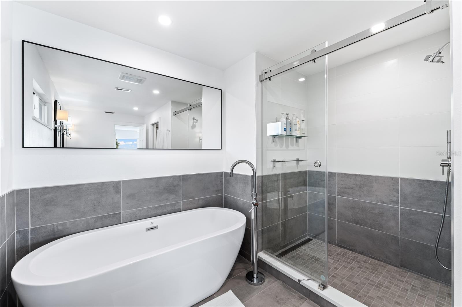 CONQUISTADOR BAYSIDE - Residential