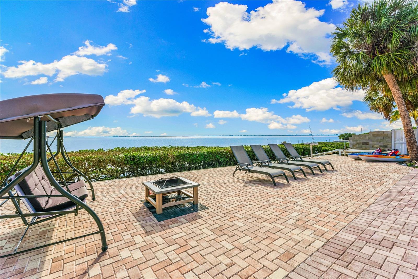 CONQUISTADOR BAYSIDE - Residential