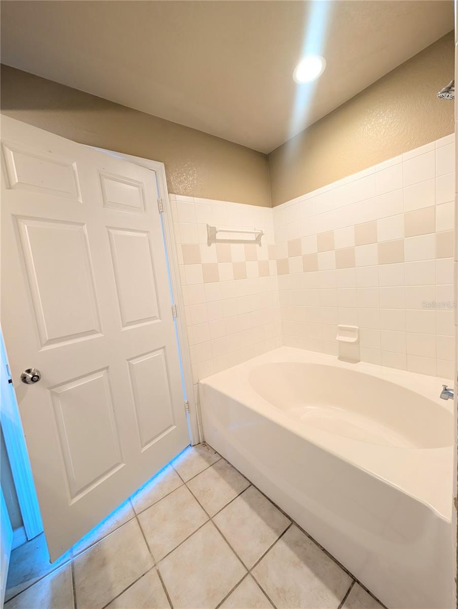 ADMIRALS WALK - Residential