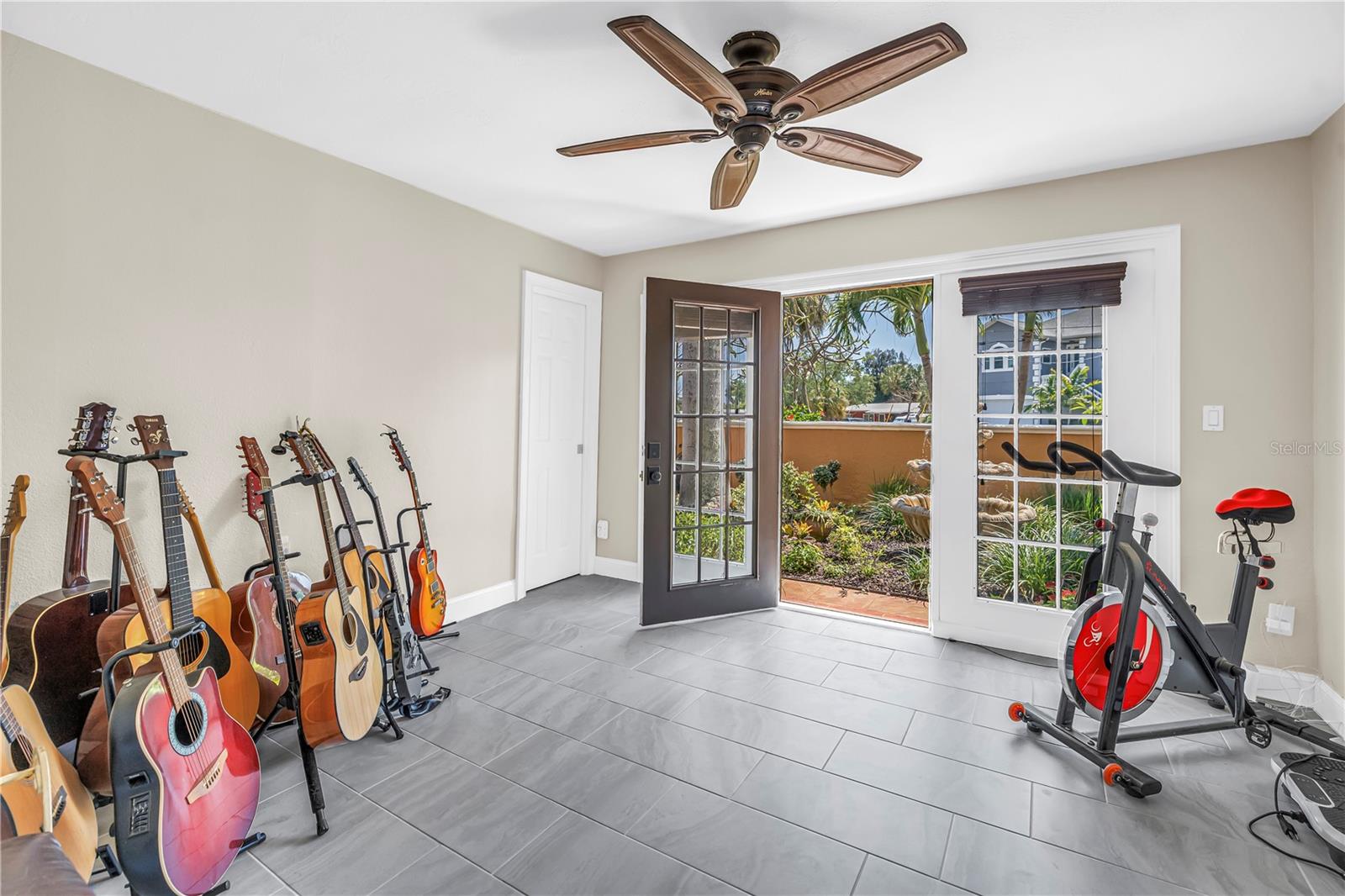 BELLE VISTA POINT - Residential