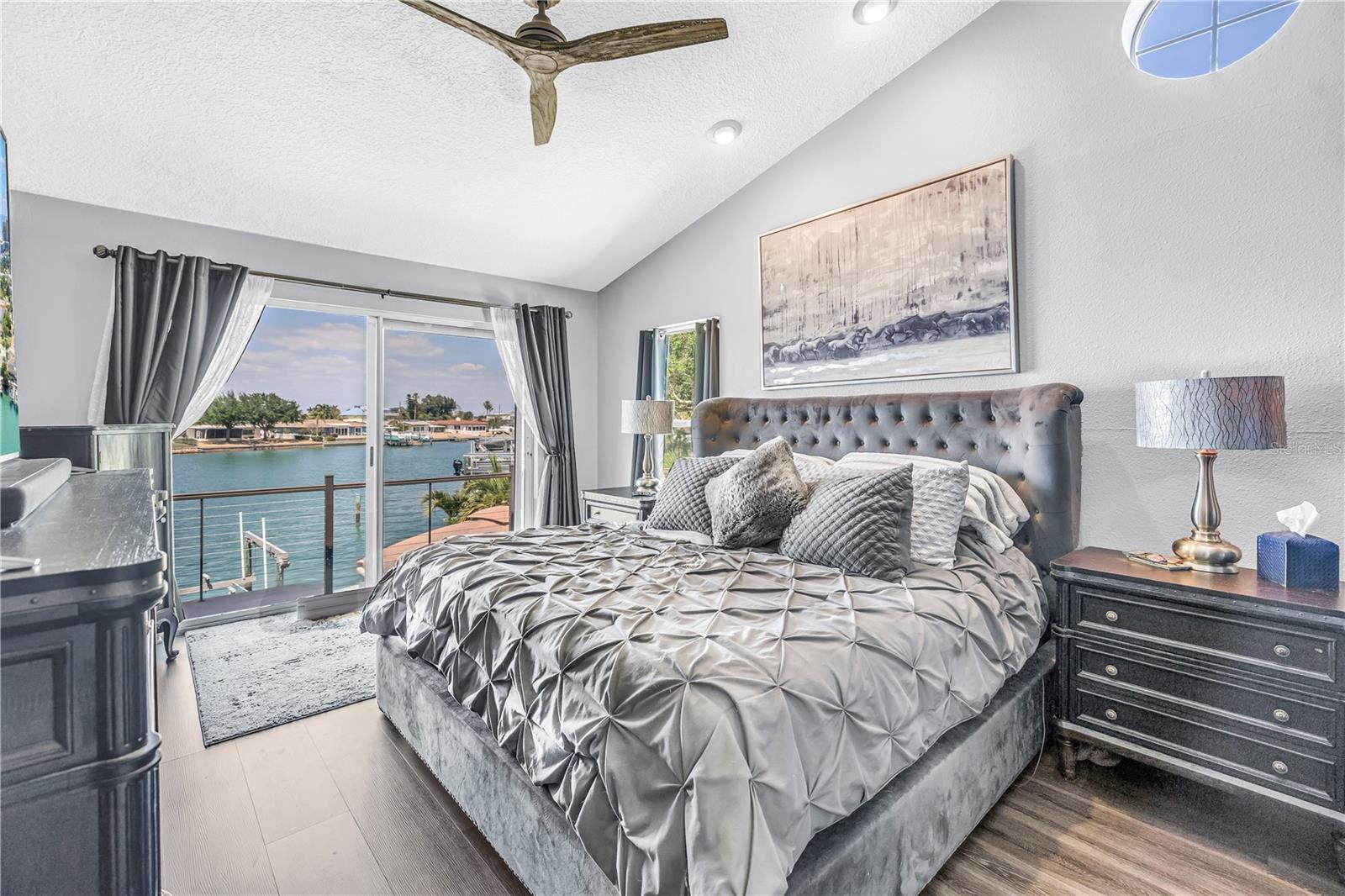 BELLE VISTA POINT - Residential
