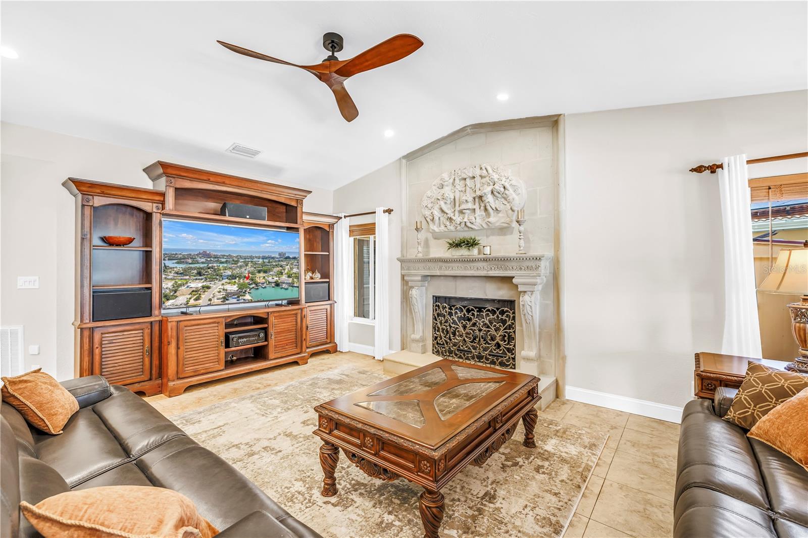 BELLE VISTA POINT - Residential