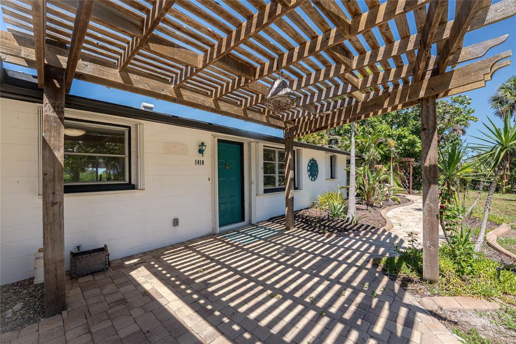 Photo of 1410 San Jose Drive, Englewood, FL 34223 (MLS # D6144078)