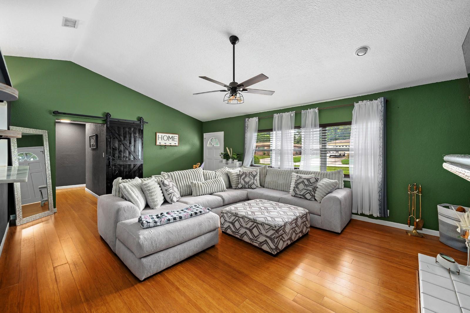 1825 WELLAND DRIVE