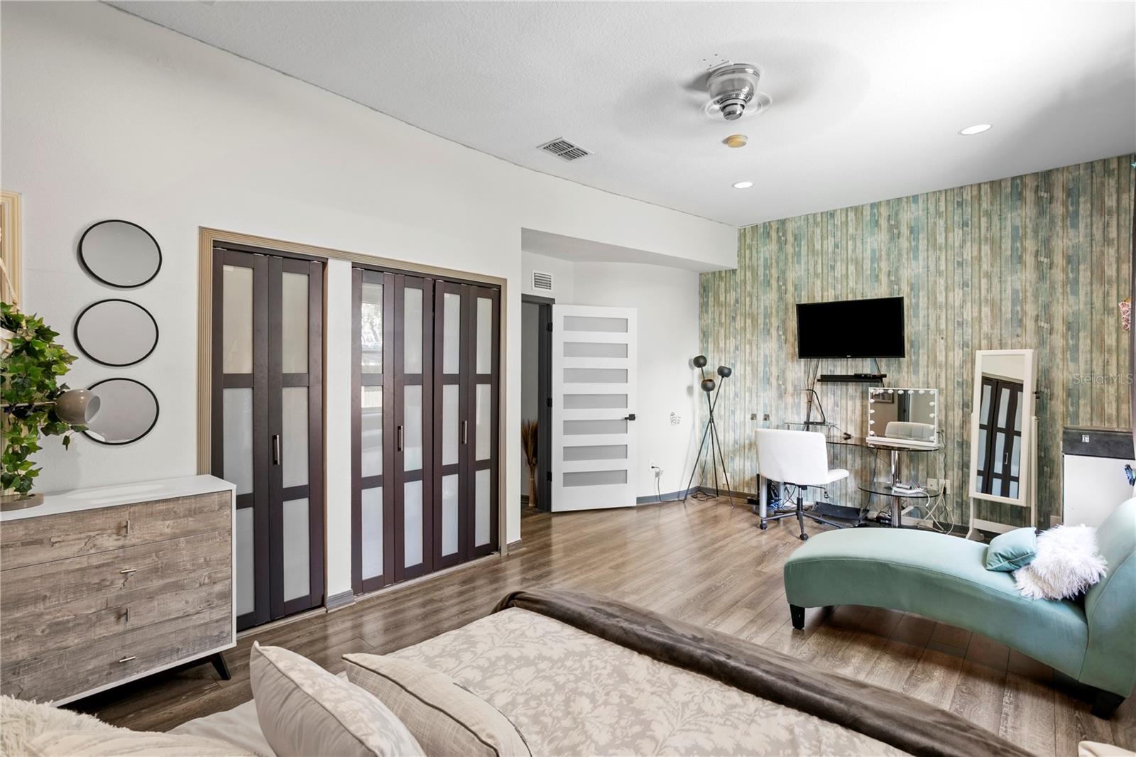 KEYSTONE GROVE LAKES - Residential