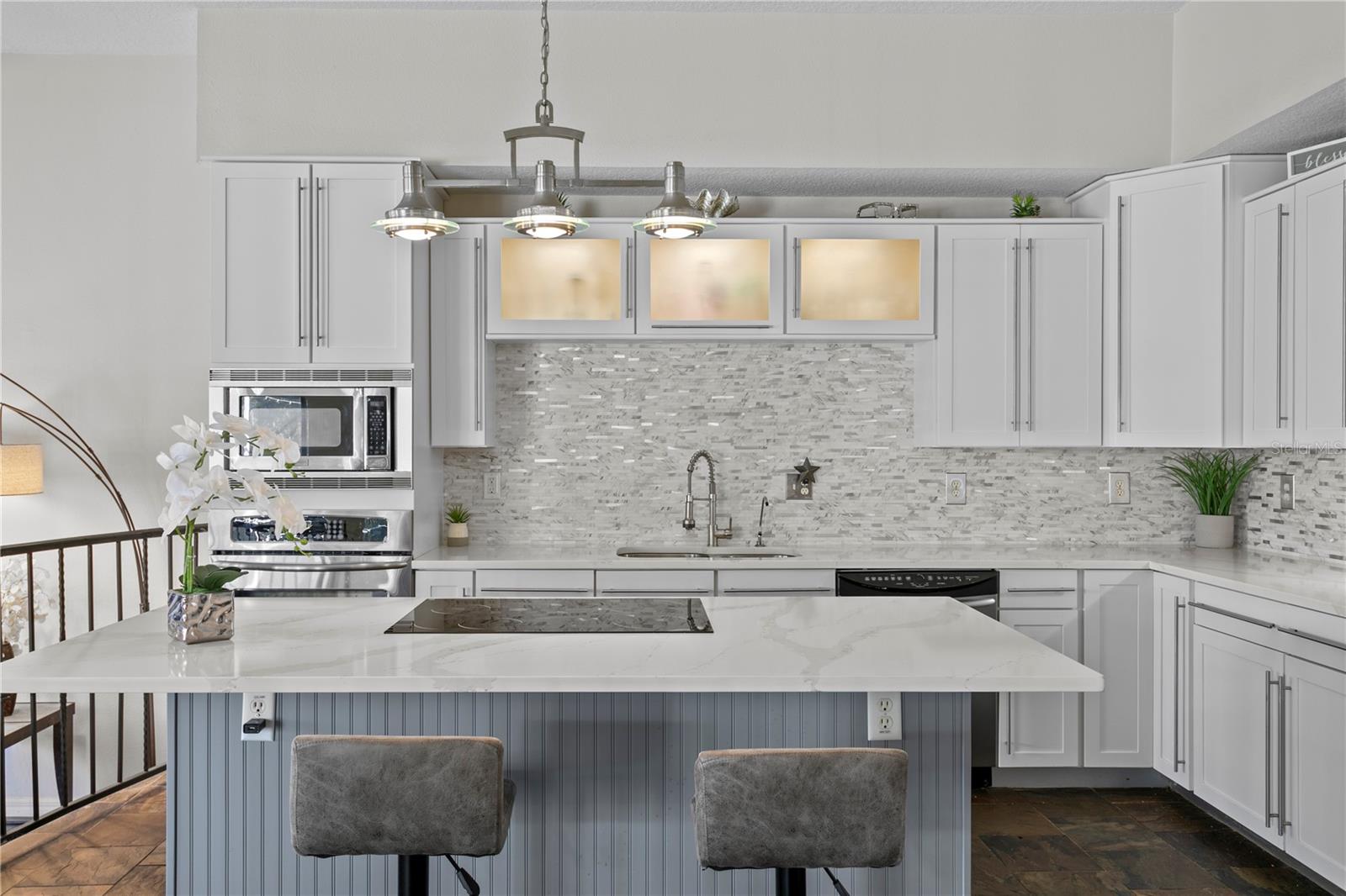 KEYSTONE GROVE LAKES - Residential