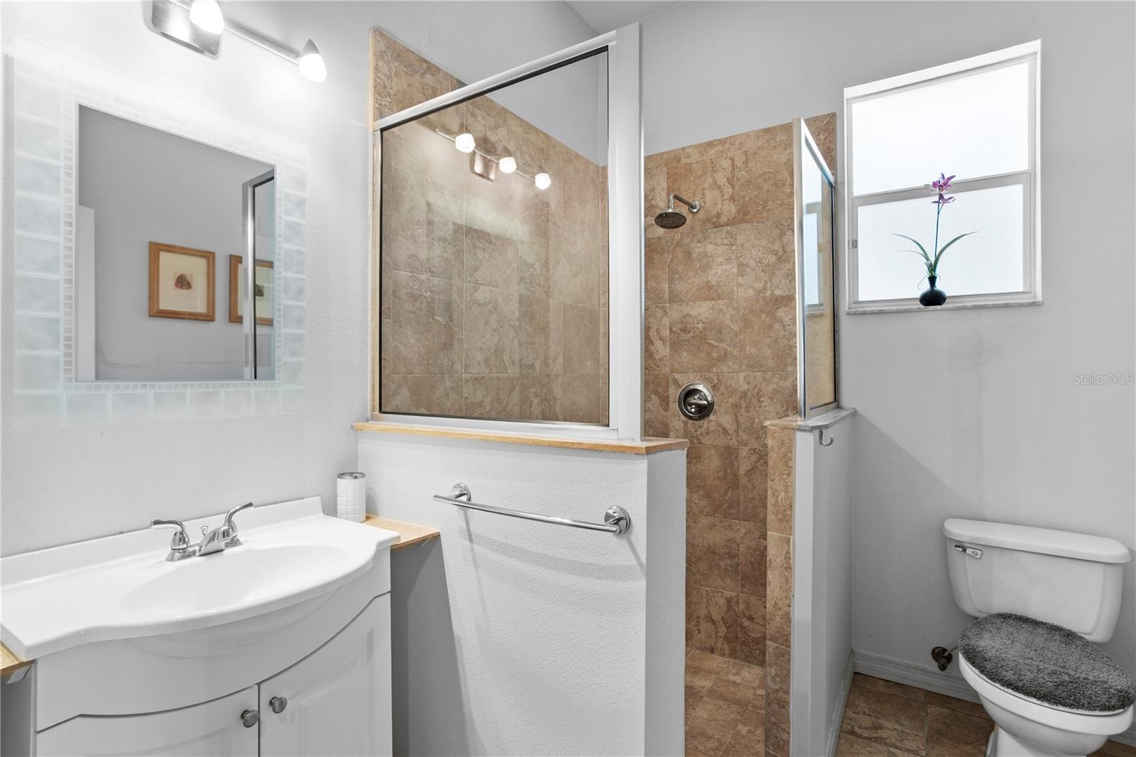 KEYSTONE GROVE LAKES - Residential