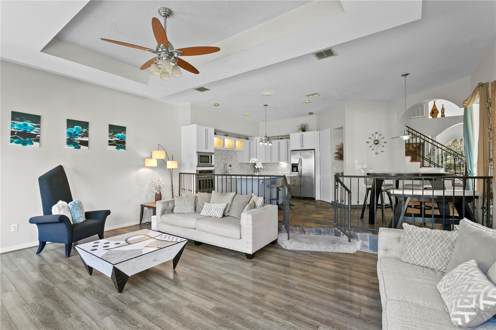 KEYSTONE GROVE LAKES - Residential