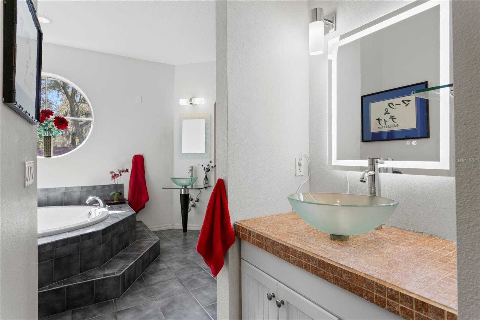 KEYSTONE GROVE LAKES - Residential