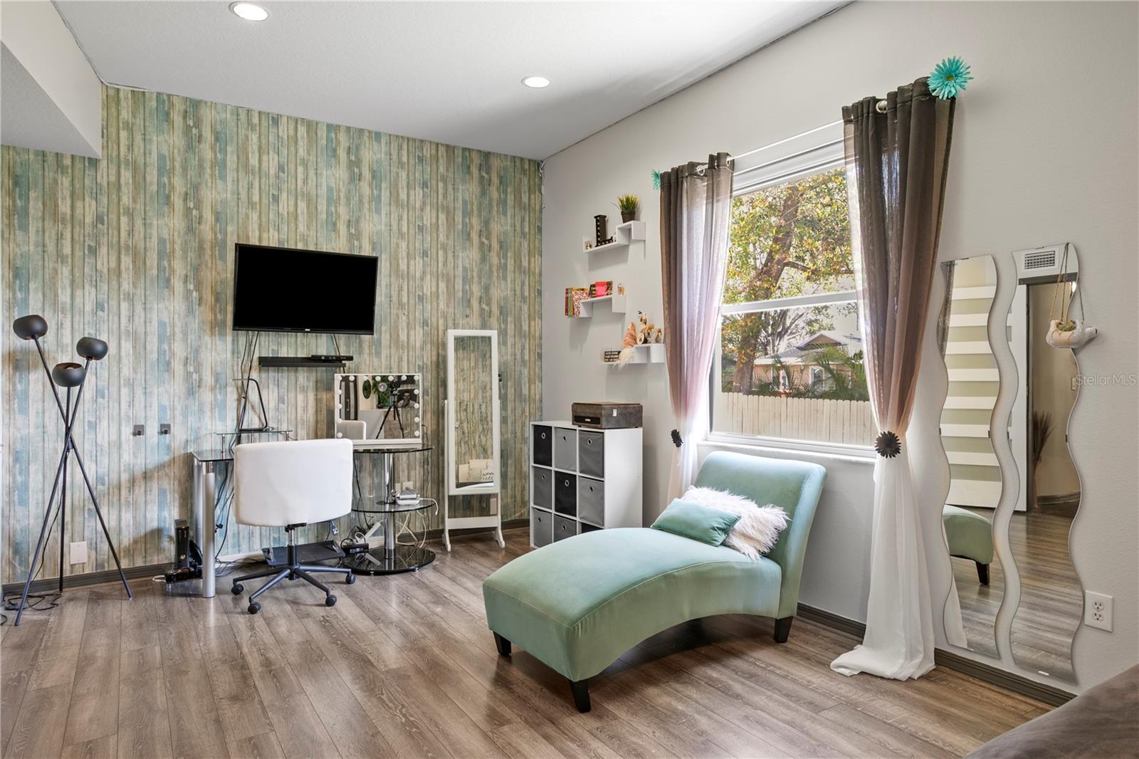 KEYSTONE GROVE LAKES - Residential