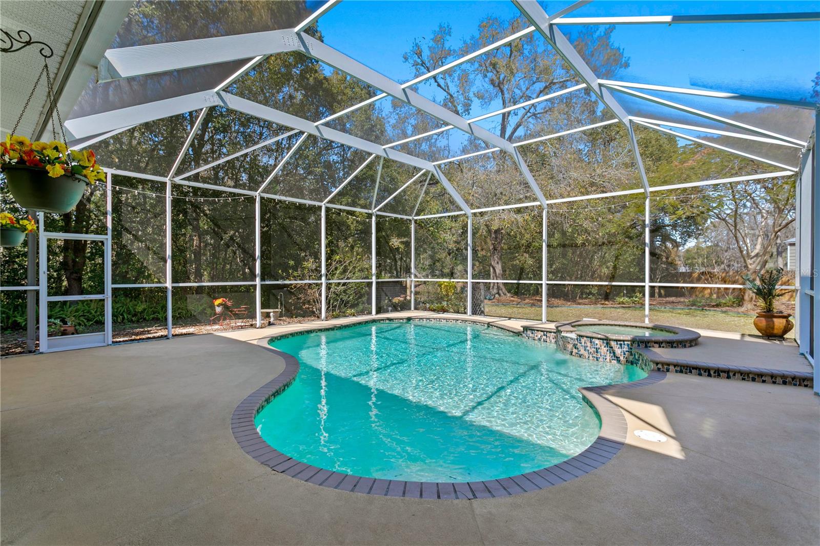 KEYSTONE GROVE LAKES - Residential